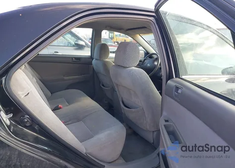 2004 Toyota Camry Le z USA, uszkodzony, nr VIN 4T1BE32K94U316386